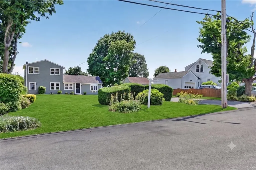 52 Pleasant View Road Warwick RI 02888