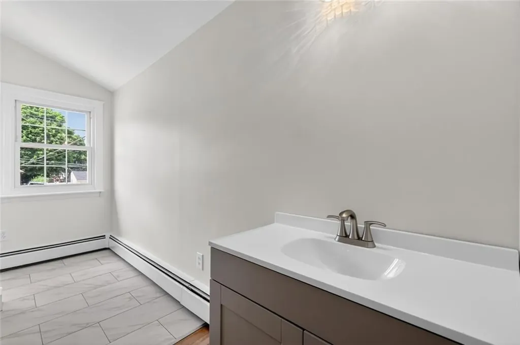 52 Pleasant View Road Warwick RI 02888