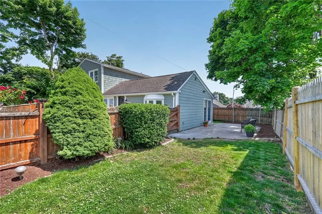 52 Pleasant View Road Warwick RI 02888