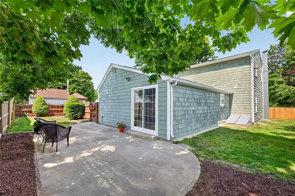 52 Pleasant View Road Warwick RI 02888