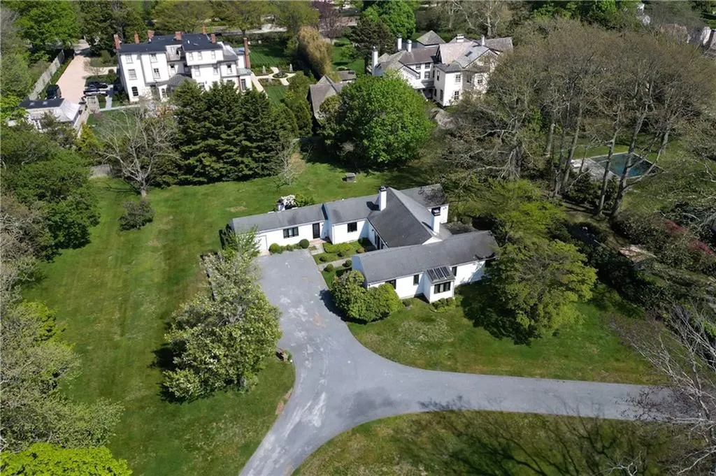 18 Ledge Road Newport RI 02840