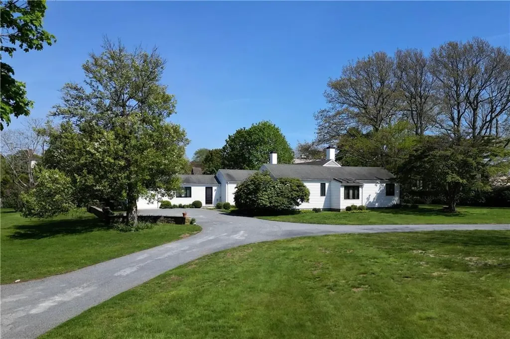18 Ledge Road Newport RI 02840