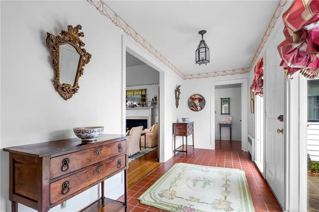18 Ledge Road Newport RI 02840
