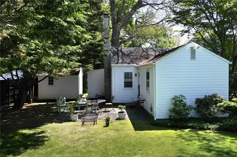 18 Ledge Road Newport RI 02840