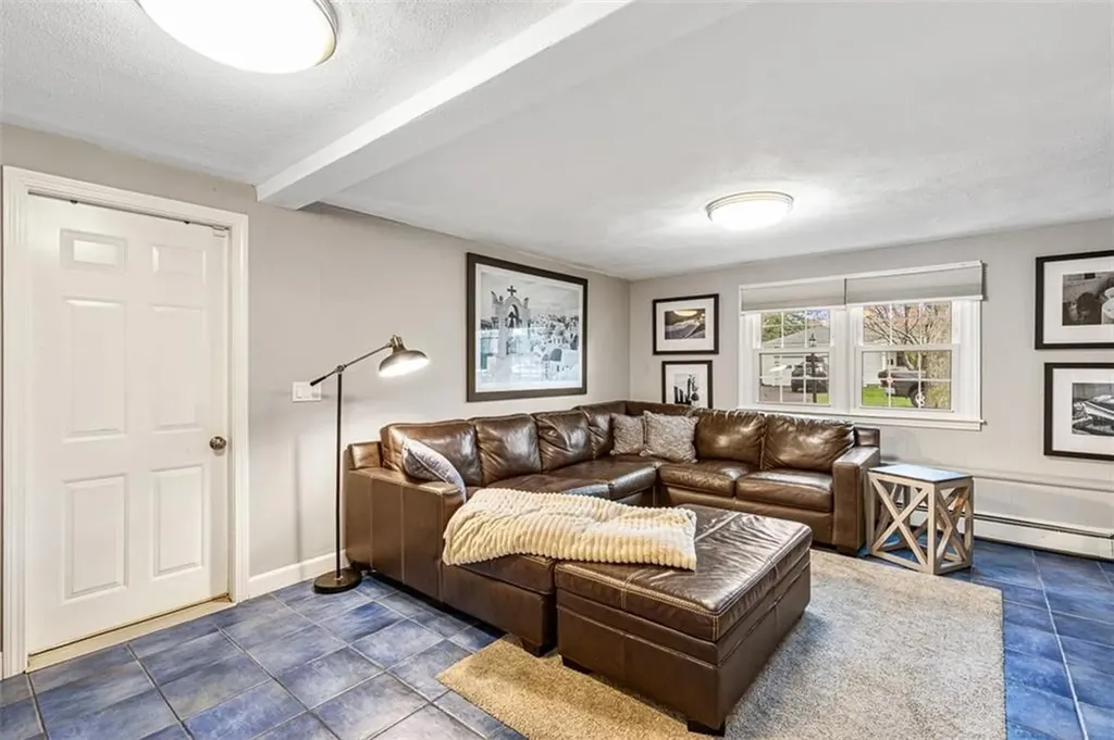 7 Meadowbrook Drive Barrington RI 02806