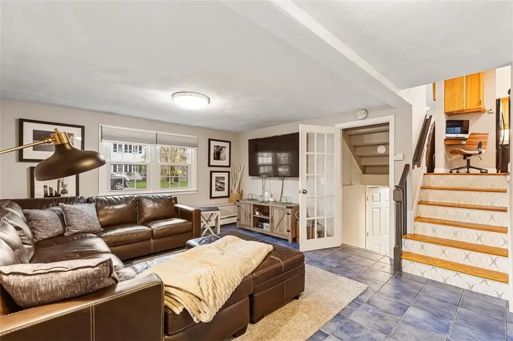 7 Meadowbrook Drive Barrington RI 02806