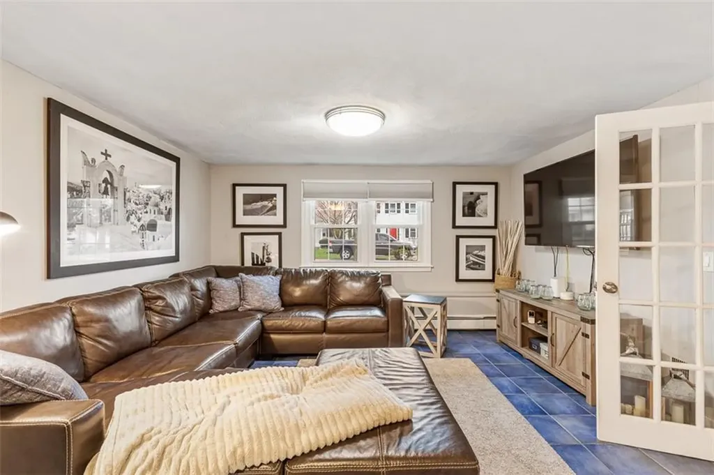 7 Meadowbrook Drive Barrington RI 02806