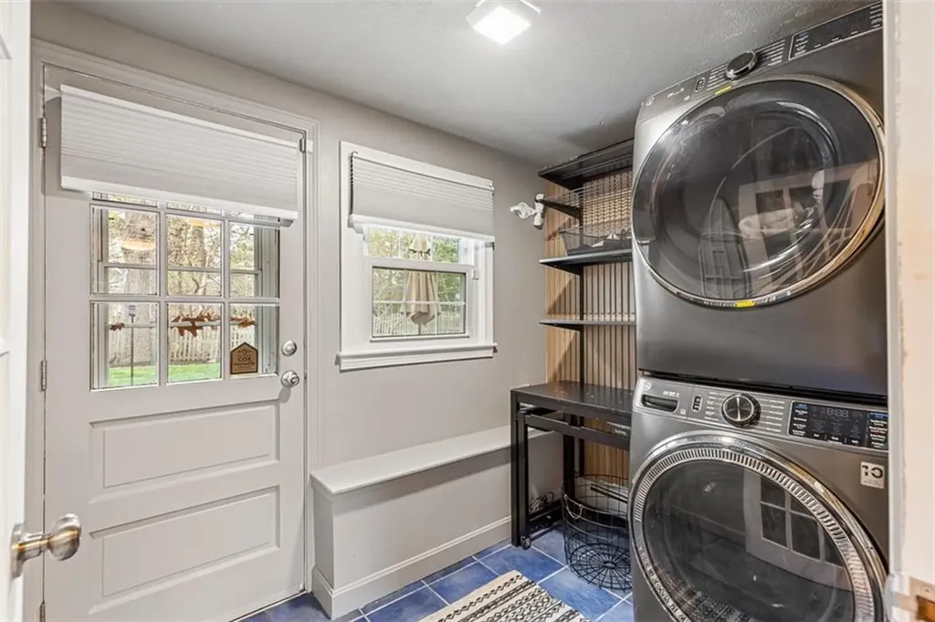 7 Meadowbrook Drive Barrington RI 02806