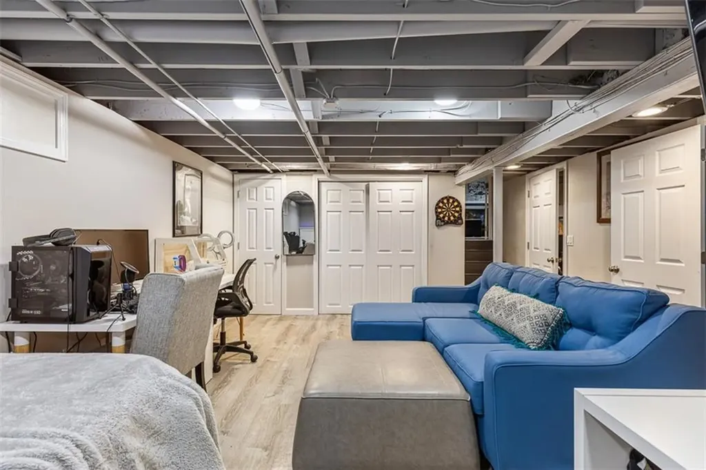 7 Meadowbrook Drive Barrington RI 02806