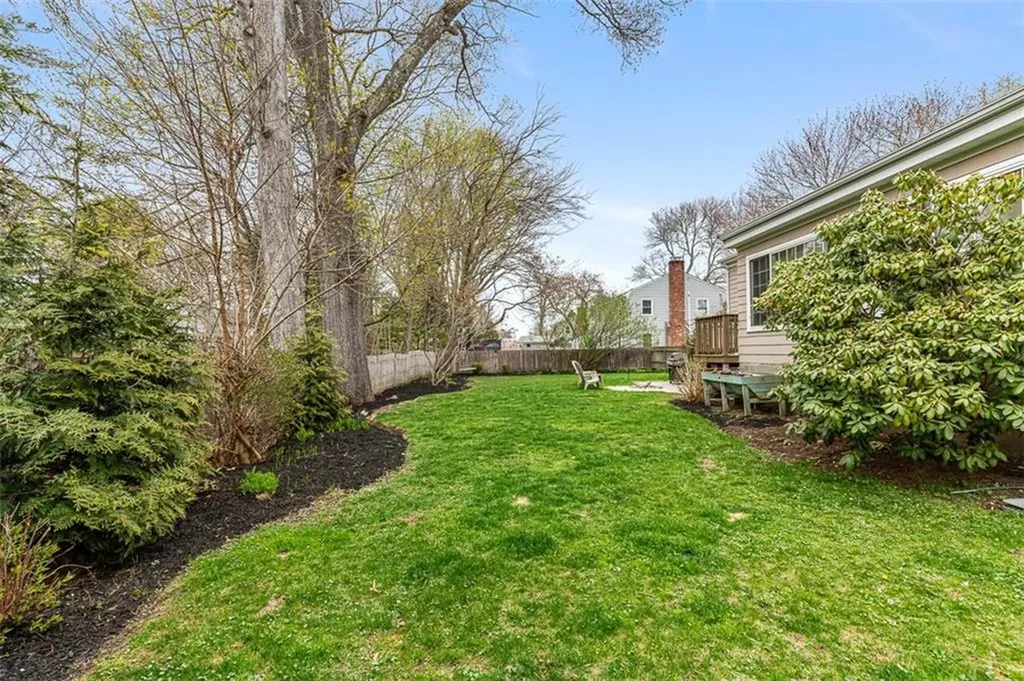 7 Meadowbrook Drive Barrington RI 02806