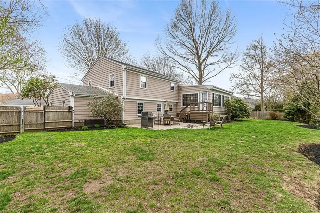 7 Meadowbrook Drive Barrington RI 02806