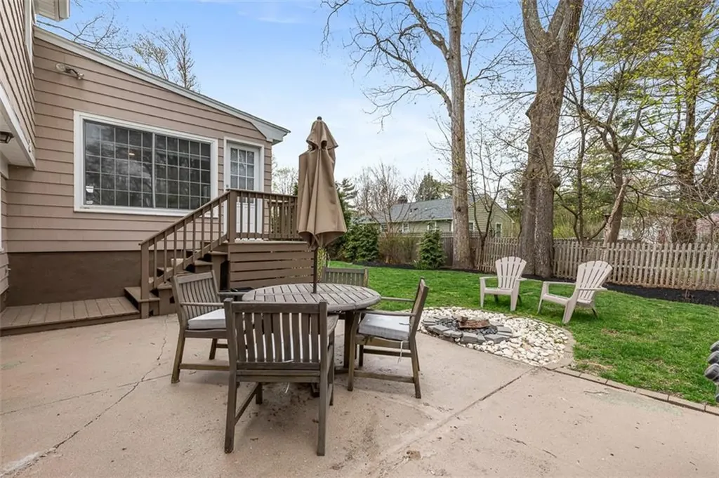 7 Meadowbrook Drive Barrington RI 02806