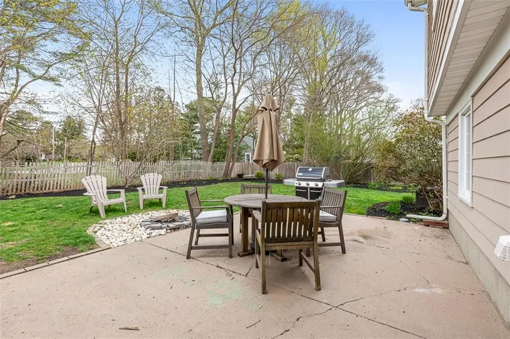 7 Meadowbrook Drive Barrington RI 02806