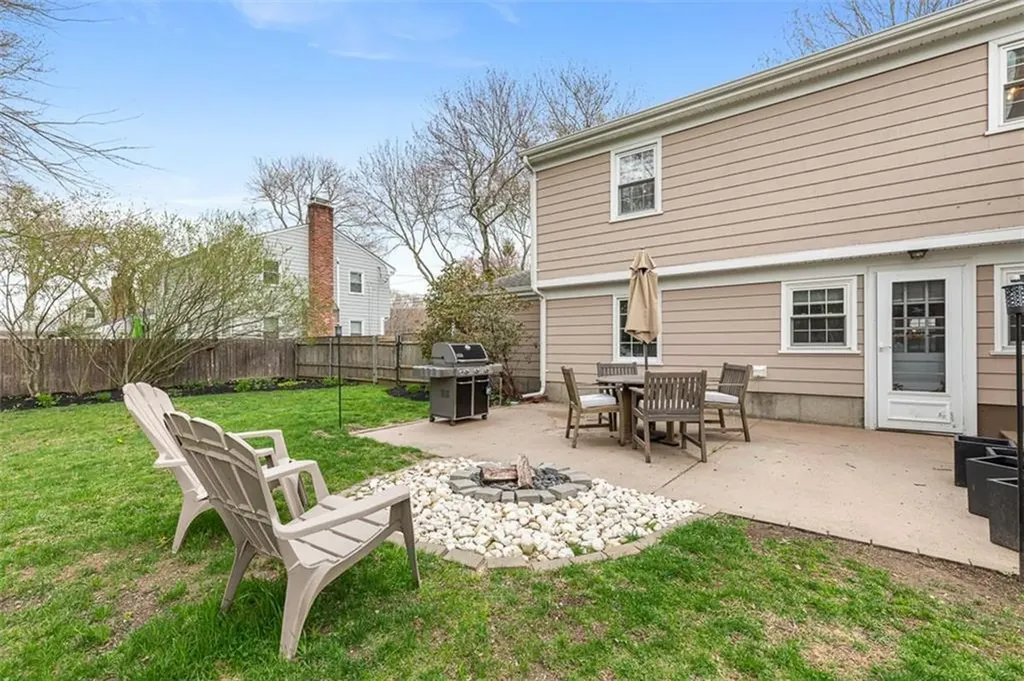 7 Meadowbrook Drive Barrington RI 02806