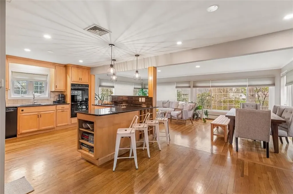 7 Meadowbrook Drive Barrington RI 02806