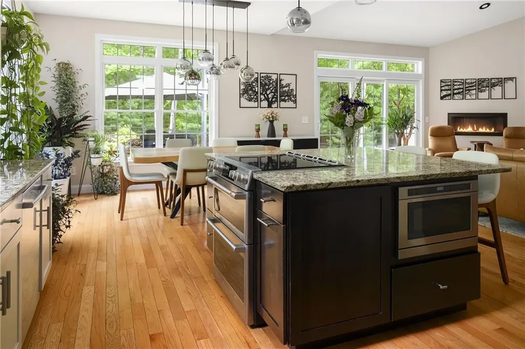 23 Crest Circle Smithfield RI 02917