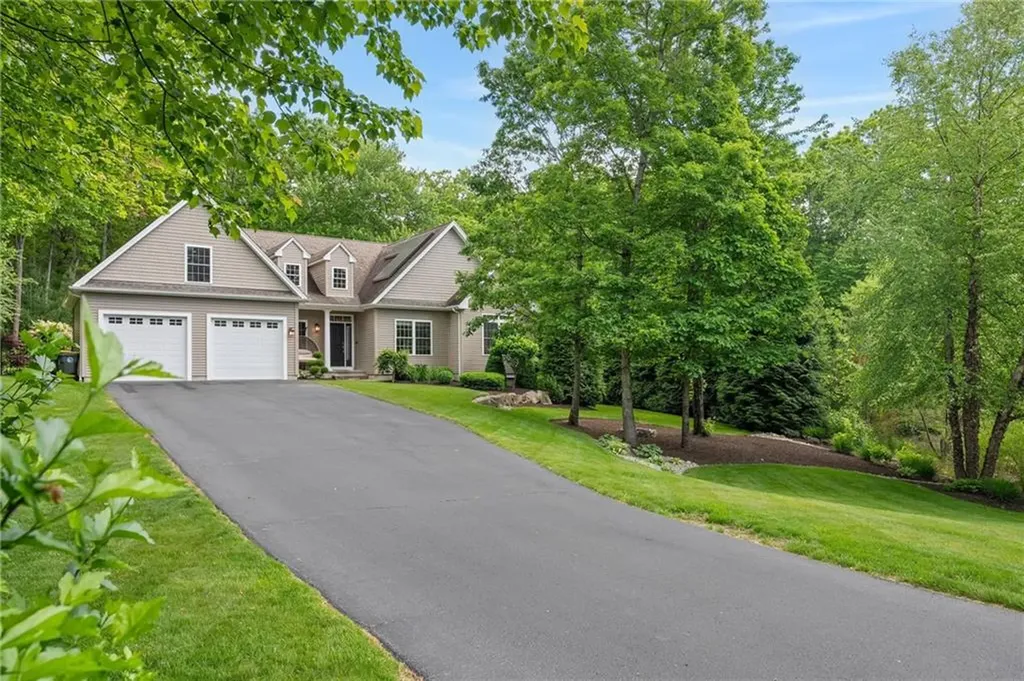 23 Crest Circle Smithfield RI 02917