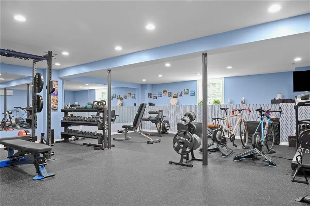 23 Crest Circle Smithfield RI 02917