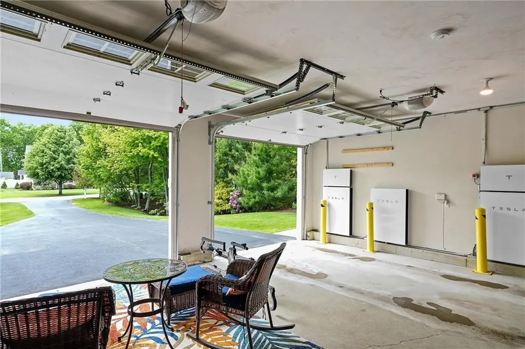 23 Crest Circle Smithfield RI 02917