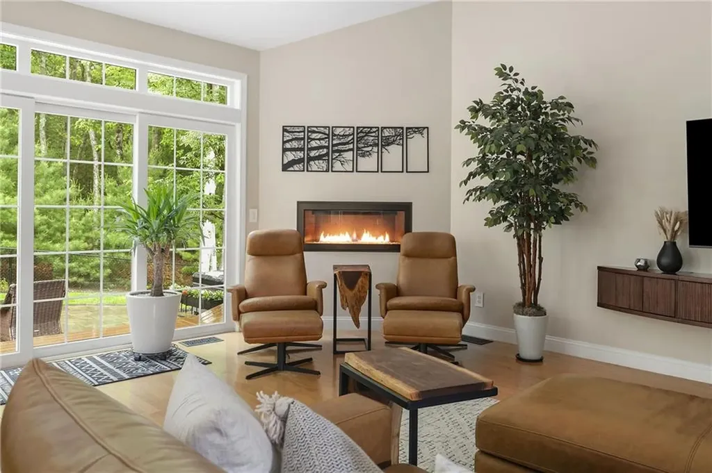 23 Crest Circle Smithfield RI 02917