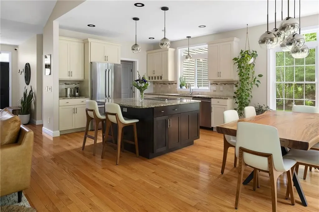 23 Crest Circle Smithfield RI 02917