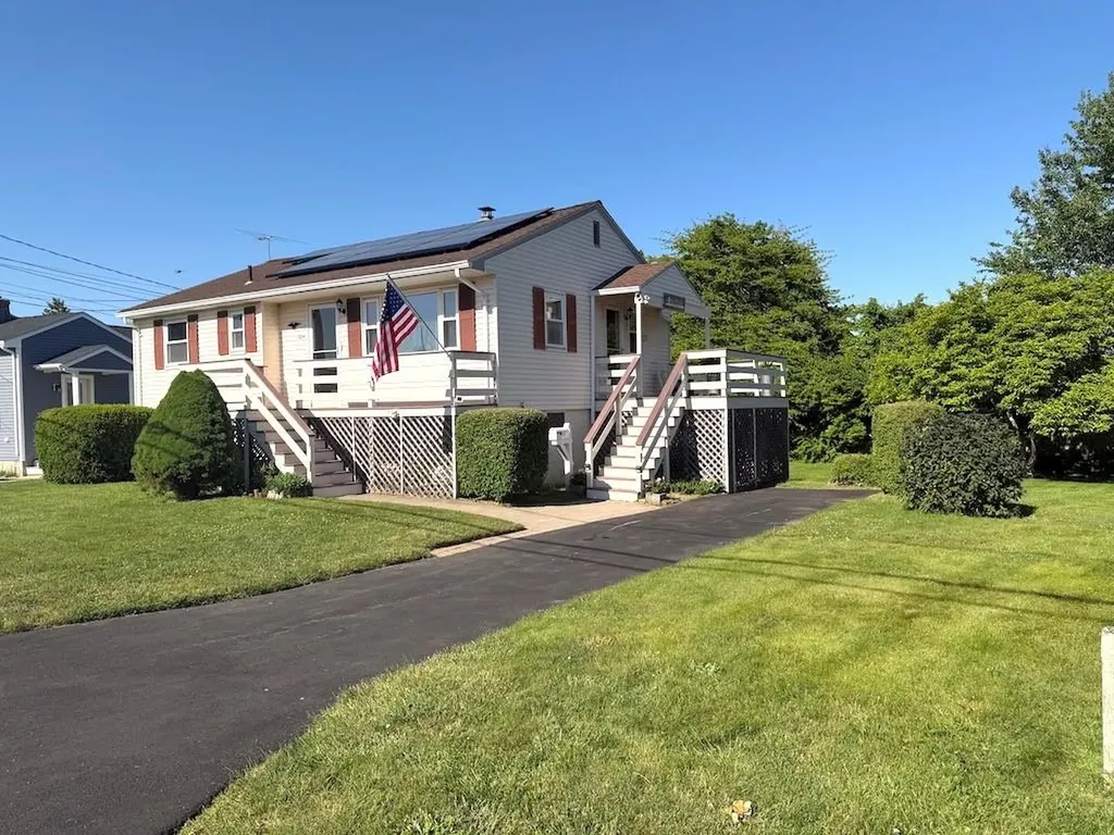 15 Casey Drive Middletown RI 02842