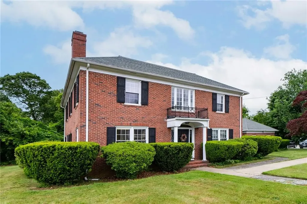 873 Warwick Avenue Warwick RI 02888