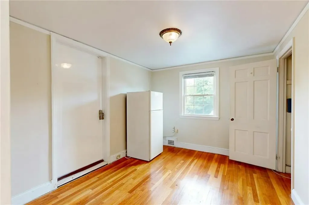 873 Warwick Avenue Warwick RI 02888