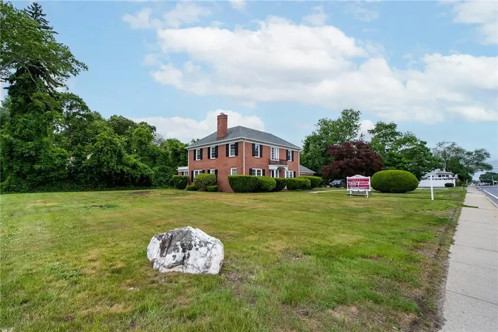 873 Warwick Avenue Warwick RI 02888