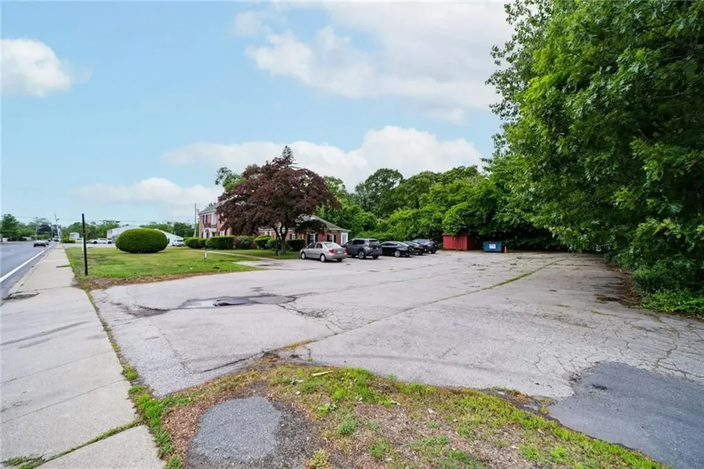 873 Warwick Avenue Warwick RI 02888