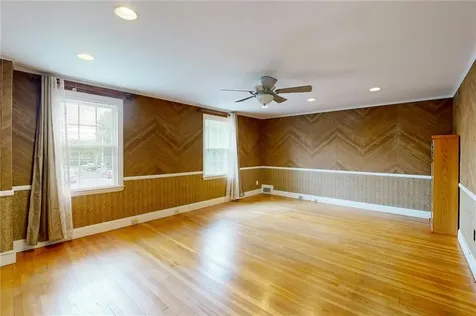 873 Warwick Avenue Warwick RI 02888