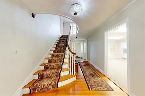 873 Warwick Avenue Warwick RI 02888
