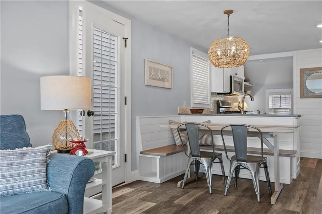 67 Cedar Avenue Portsmouth RI 02871