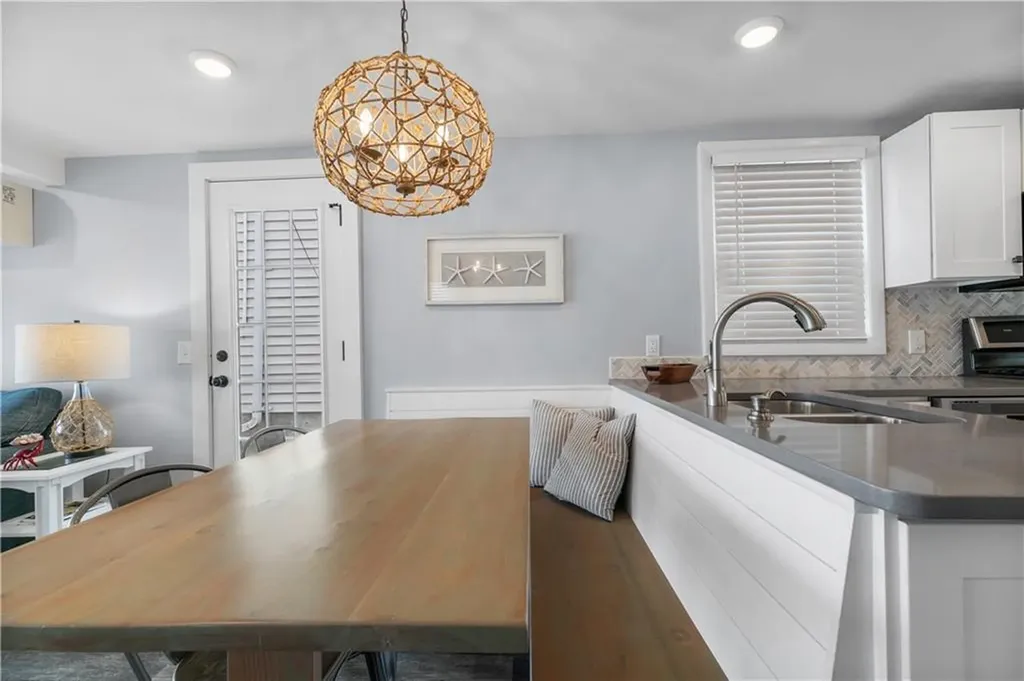 67 Cedar Avenue Portsmouth RI 02871