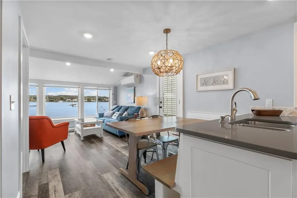 67 Cedar Avenue Portsmouth RI 02871