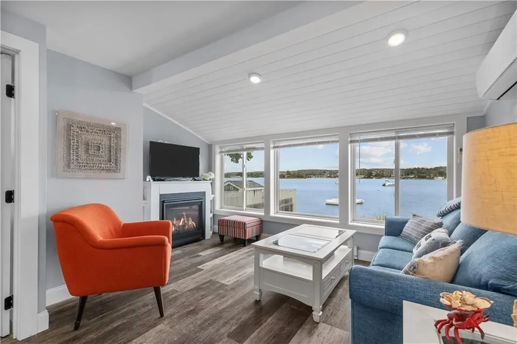 67 Cedar Avenue Portsmouth RI 02871
