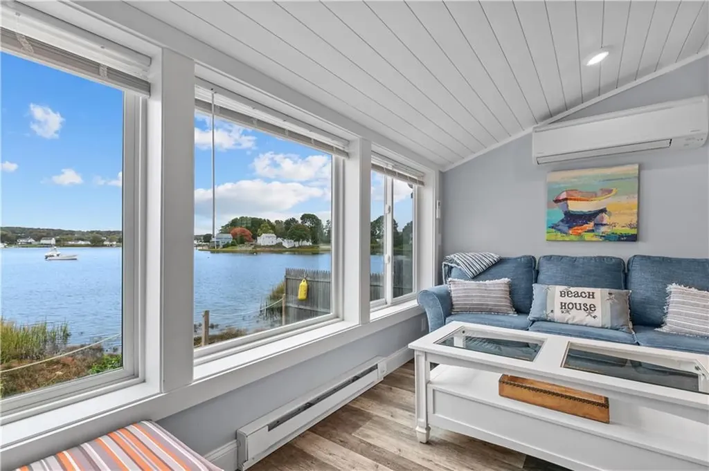 67 Cedar Avenue Portsmouth RI 02871