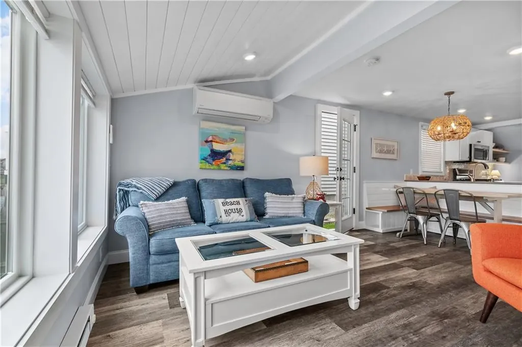 67 Cedar Avenue Portsmouth RI 02871