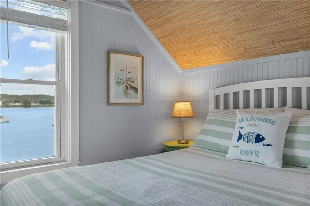 67 Cedar Avenue Portsmouth RI 02871