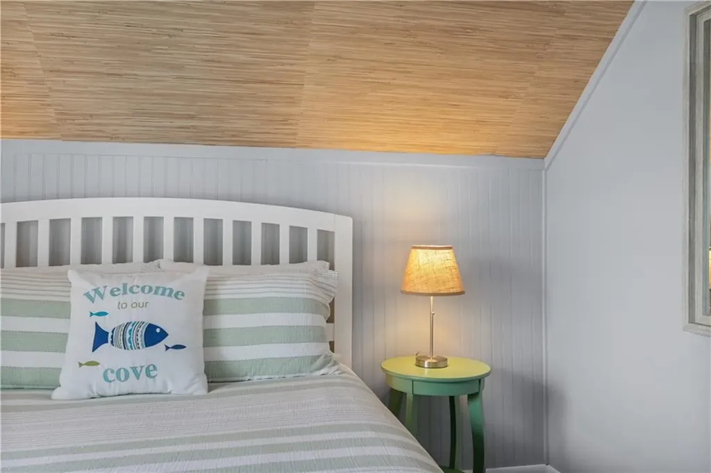 67 Cedar Avenue Portsmouth RI 02871