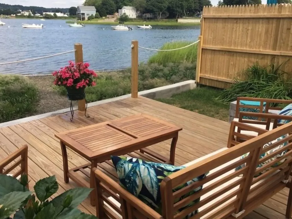 67 Cedar Avenue Portsmouth RI 02871