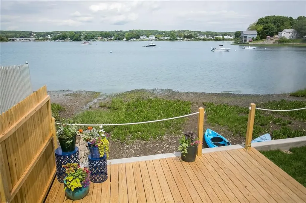 67 Cedar Avenue Portsmouth RI 02871