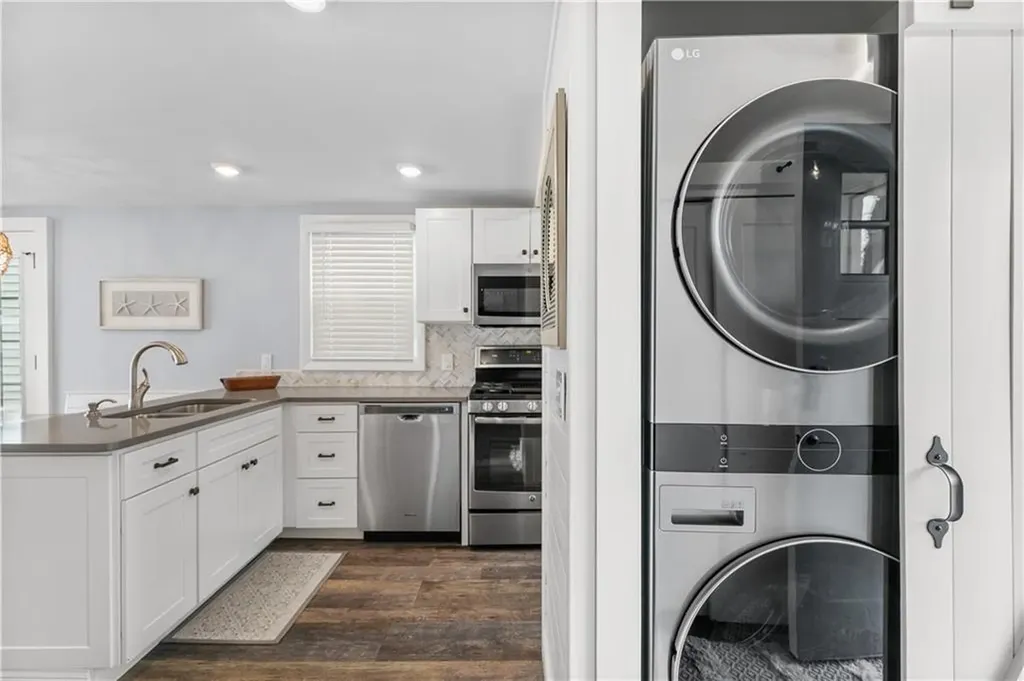 67 Cedar Avenue Portsmouth RI 02871