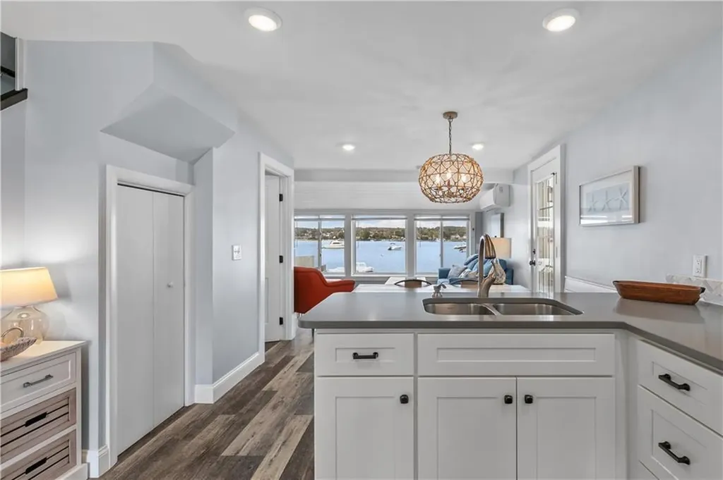67 Cedar Avenue Portsmouth RI 02871