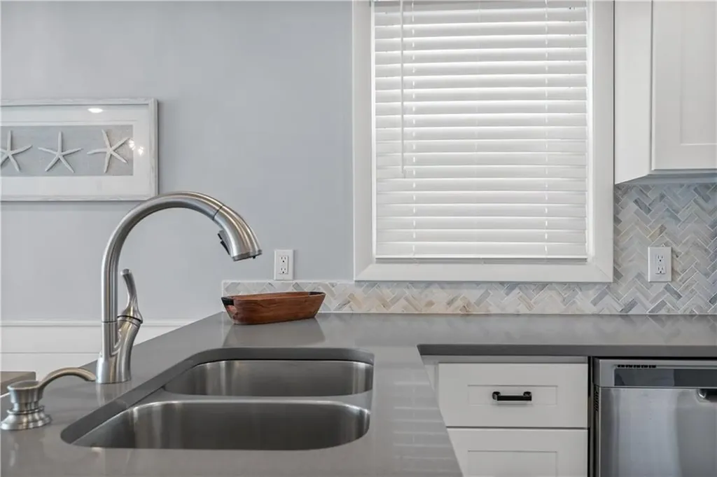 67 Cedar Avenue Portsmouth RI 02871
