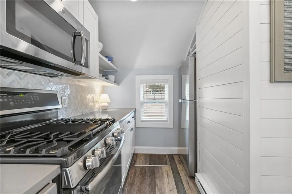 67 Cedar Avenue Portsmouth RI 02871