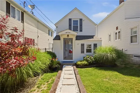 67 Cedar Avenue Portsmouth RI 02871