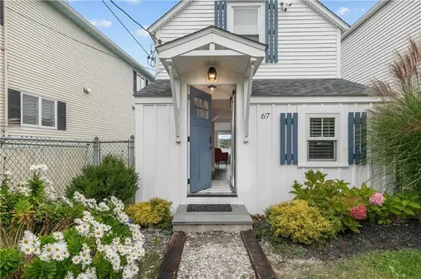 67 Cedar Avenue Portsmouth RI 02871