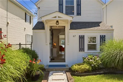 67 Cedar Avenue Portsmouth RI 02871