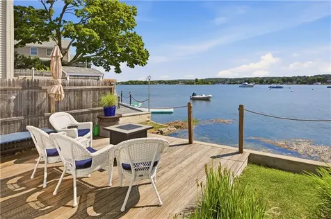 67 Cedar Avenue Portsmouth RI 02871